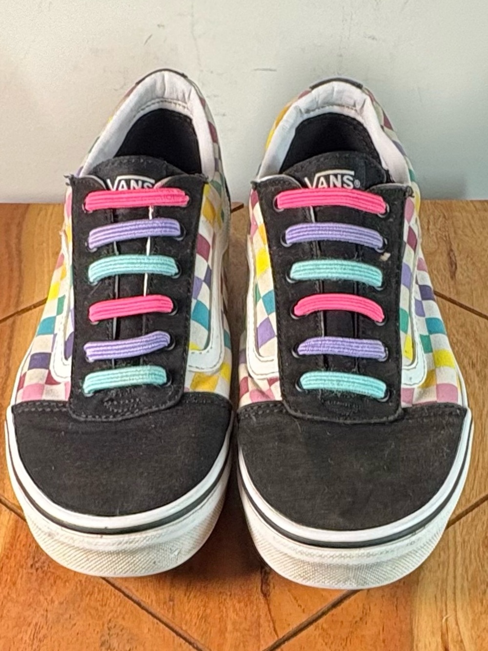 Vans Classic Checkerboard Low-Top Sneaker Multicolor to tie laces